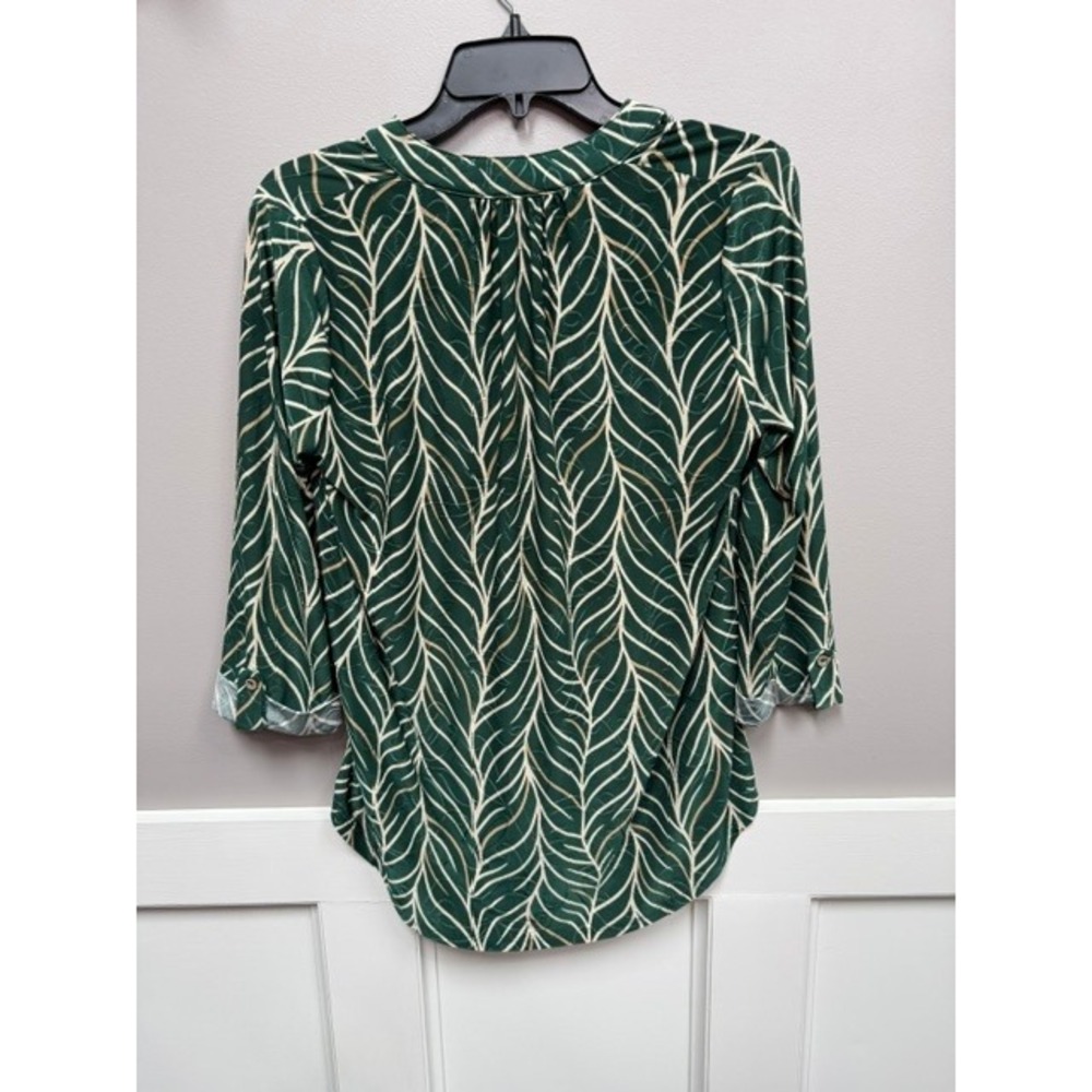 Amana Green Leaf Print Roll Tab Sleeve Blouse Split Neck Top Medium T8004-34-BOM - Picture 2 of 6